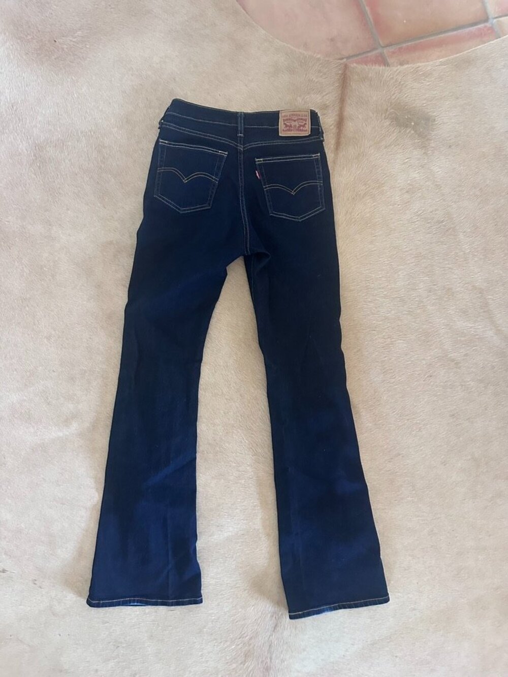 FREE SHIPPING Levi's High Rise Bootcut 6/28